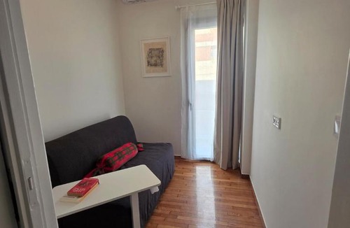 Gazi Apartment | Spacious Art Apartment in Gazi 2 min Metro