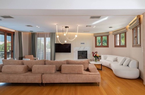 Viranepiskopi Villa | Spacious Family Villa near to amenities with pool