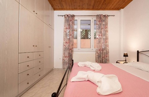 Markopoulon Apartment | SPACIOUS HOUSE WITH SEAVIEW