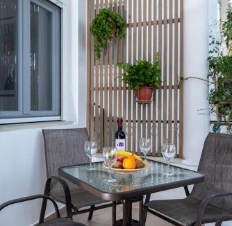 Kos Town Apartment | Spacious & Luxe 3BR Downtown 1min to Beach