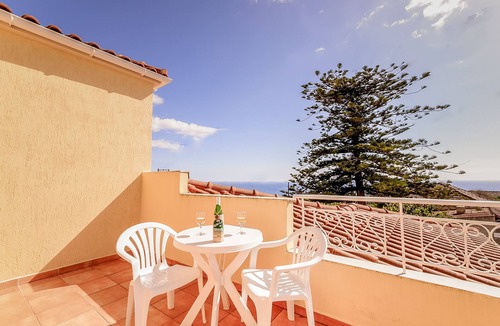 Kourkoumelata Villa | Spacious Villa in extensive private grounds, enjoys stunning views