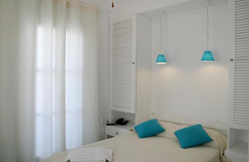 Perissa Hotel | SPIROS & HIROKO Hotel - ADULTS ONLY