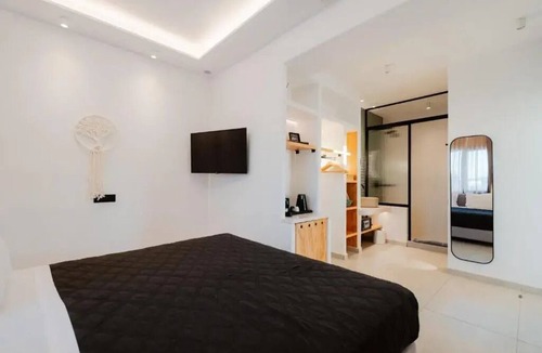 Mykonos House | Standard Double Suite G/V with jacuzzi
