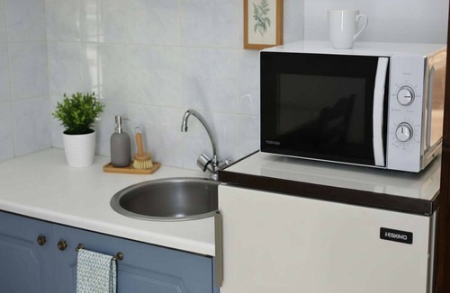 Grikos Apartment | Stay Near the Waves in Grikos