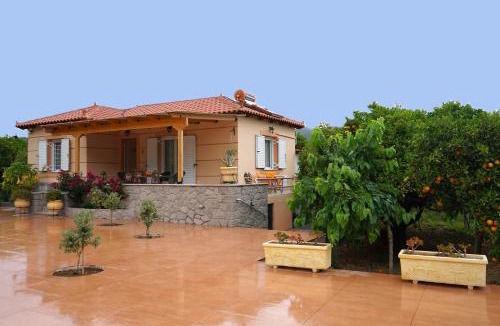 Melissopetra House | Stella's House