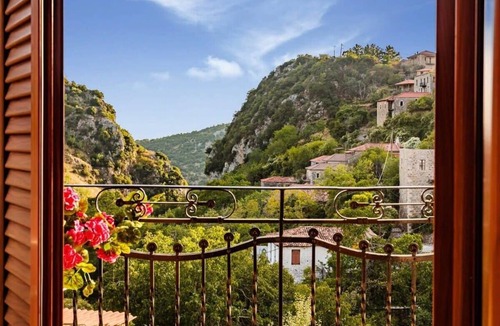 Trikolonoi Apartment | Stemnitsa Stone Residence - Cosy Mountain Escape