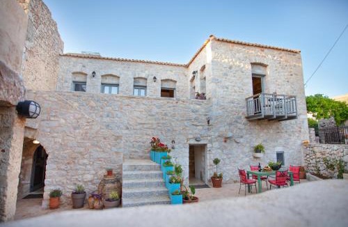 Omales House | Stenorougi Charias