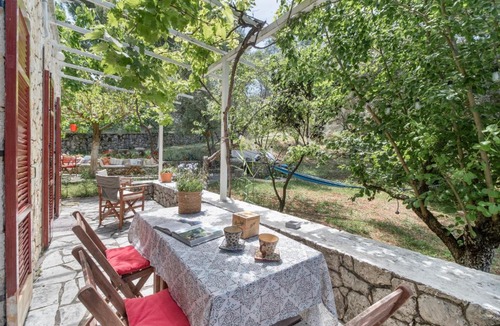 Katouna House | Stone House In Katouna With Garden