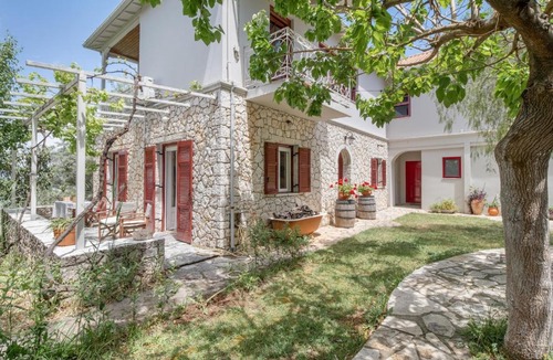 Katouna House | Stone House In Katouna With Garden