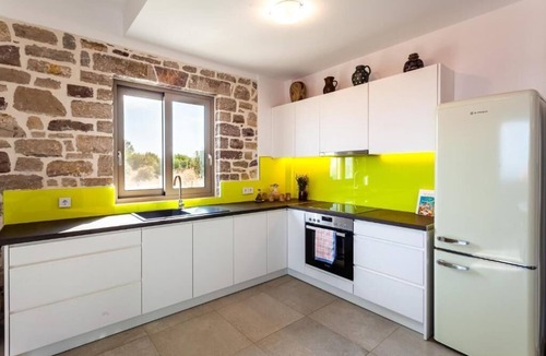 Likissa Villa | Stonevillas and Seaview Garden Marion