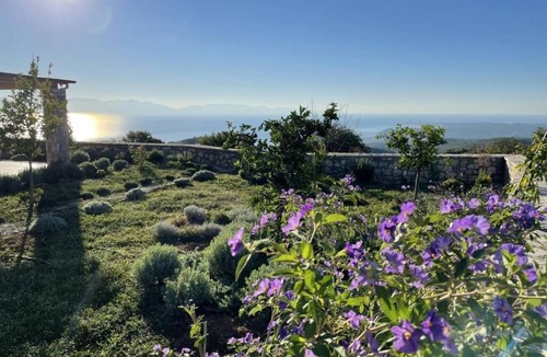 Likissa Villa | Stonevillas and Seaview Garden Marion