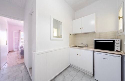 Roda Apartment | Studio 'Alexandros Studios 4' with Shared Pool, Wi-Fi and Air Conditioning