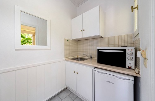 Roda Apartment | Studio 'Alexandros Studios 7' with Shared Pool, Wi-Fi and Air Conditioning