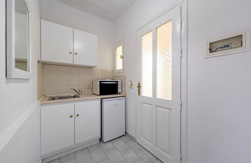 Roda Apartment | Studio 'Alexandros Studios 10' with Shared Pool, Wi-Fi and Air Conditioning