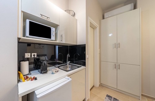 Corfu Town Apartment | Studio Apartment 'Dora's Apartments 2' with Wi-Fi and Air Conditioning