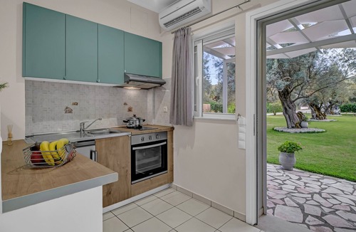 Agios Ioannis Apartment | Studio Apartment 'Elaia 3' with Mountain View, Wi-Fi and Air Conditioning