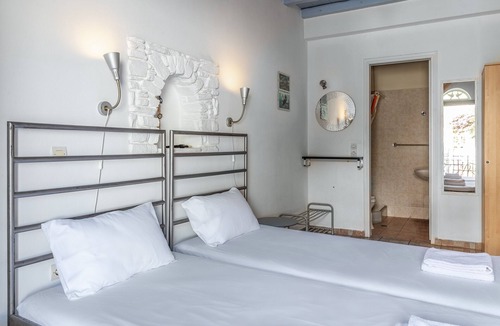 Tinos Town House | Studio Apartment 'En Tino 1' with Balcony, Wi-Fi and Air Conditioning