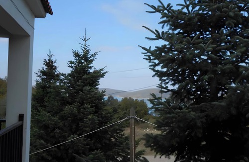 Lake Plastiras Apartment | Studio Apartment 'Hotel Antigoni Triple Room 11' with Lake View, Wi-Fi and Air Conditioning