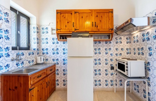 Agios Gordios Apartment | Studio Apartment 'Mires House Front 1' with Sea View, Wi-Fi and Air Conditioning