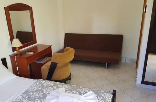 Vatos Apartment | Studio Apartment 'Rigga Maria 2' with Mountain View, Wi-Fi and Air Conditioning