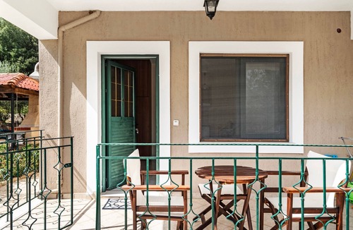 Sami Apartment | Studio "Daratos 4" with Shared Garden & Wi-Fi
