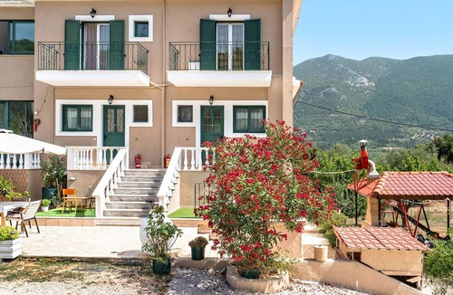 Sami Apartment | Studio "Daratos 4" with Shared Garden & Wi-Fi