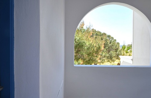 Agios Georgios Apartment | Studio in a Hotel - Stay2 - BlackBeach - Breakfast