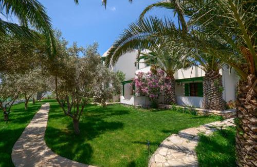 Maragas Apartment | Studios Vrettos Beachside Hotel