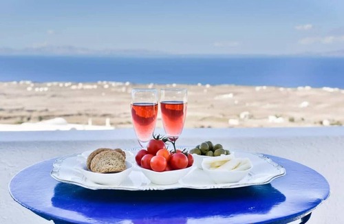 Finikia Apartment | Stunning 1BR Suite next to the Ocean in Santorini