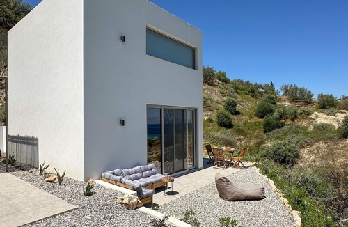 Evrostina House | Stunning home in Xylokastro with house a mountain view