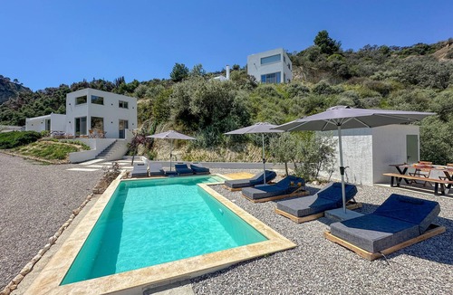 Evrostina House | Stunning home in Xylokastro with house a mountain view