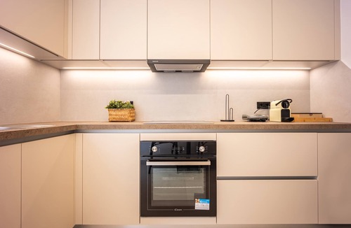 Pangrati Apartment | Stylish 1BR in Pangrati | Balcony & Green View