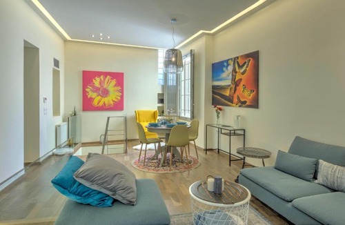 Plaka Apartment | Stylish and cozy house in Athens, Plaka