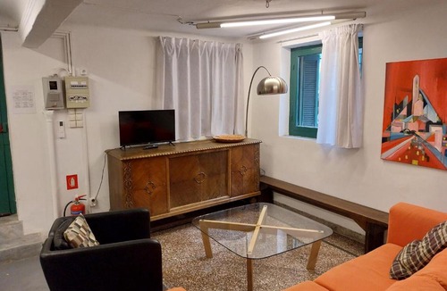 Psirri Apartment | Stylish, Basement Studio with Roof Garden Access - EP9B