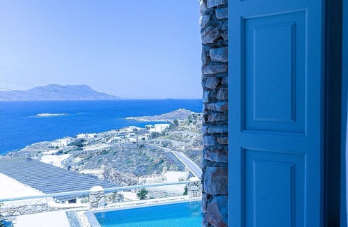 Agios Ioannis Apartment | Stylish Cycladic Apartment with Amazing Sea/Sunset Views - A/C, Communal Terrace & Salt-Water Pool!