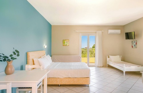 Kefalonia Hotel | Sun-Kissed Comfort & Family Moments at Nautilus Hotel Apartments, Soullároi