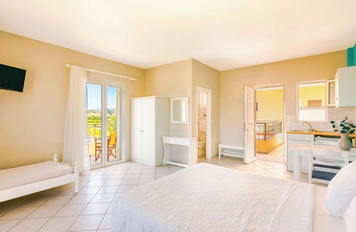 Kefalonia Hotel | Sun-Kissed Comfort & Family Moments at Nautilus Hotel Apartments, Soullároi