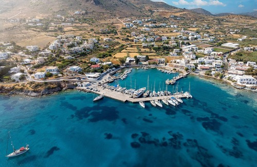 Finikas Boat Rental | Sun-Kissed Sailing Adventure in the Stunning Cyclades Islands