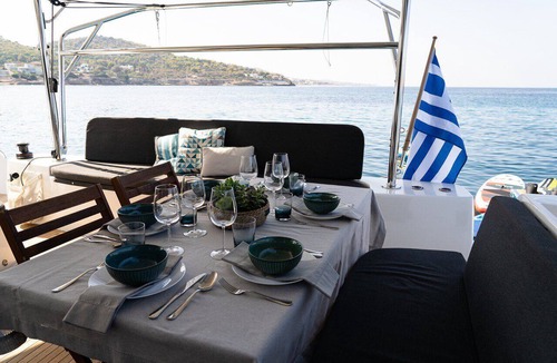 Pasalimani Boat Rental | Sun-Kissed Sailing Adventure in Islas Sarónicas