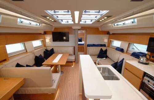 Pasalimani Boat Rental | Sun-Kissed Sailing Adventure in Islas Sarónicas