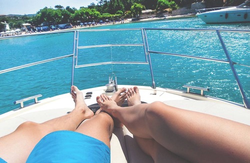 Mikrolimano Boat Rental | Sun-Kissed Sailing Adventure in Islas Sarónicas