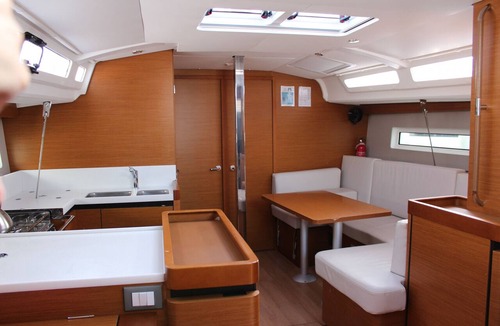 Pasalimani Boat Rental | Sun-Kissed Sailing Adventure in Islas Sarónicas