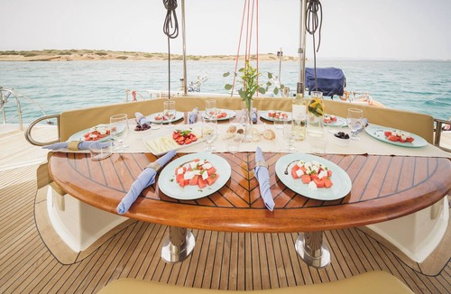 Aegina Boat Rental | Sun-Kissed Sailing Adventure in Islas Sarónicas