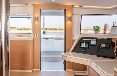 Alimos Boat Rental | Sun-Kissed Sailing Adventure in Islas Sarónicas