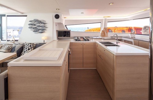 Alimos Boat Rental | Sun-Kissed Sailing Adventure in Islas Sarónicas