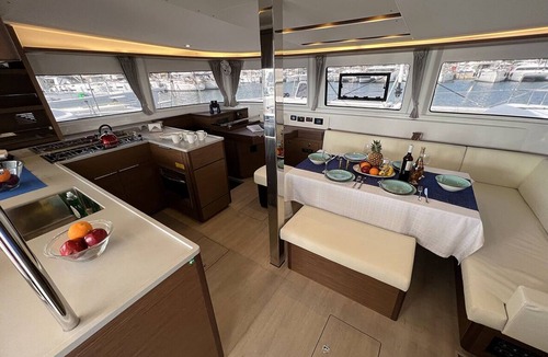 Alimos Boat Rental | Sun-Kissed Sailing Adventure in Islas Sarónicas
