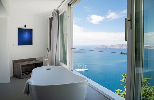 Firostefani Hotel | Sun Rocks Boutique Hotel | Caldera View Suites & Sunset Dining Experience