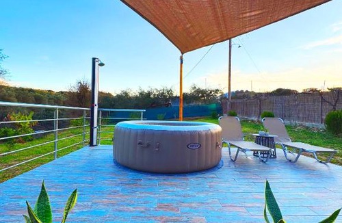Kato Stalos House | Sun-sevieria 5 ' from the beach.