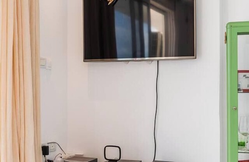 Sarande Apartment | Sunkissed Apartment | 1BR Amazing Views by the Sea by PikHost