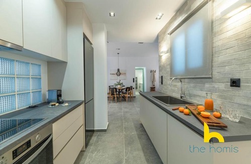 Kallithea Apartment | Sunlit Balcony Family APT Whirpool & Netflix
